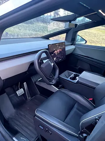 صورة 7 لـ 2024 Tesla CYBERTRUCK