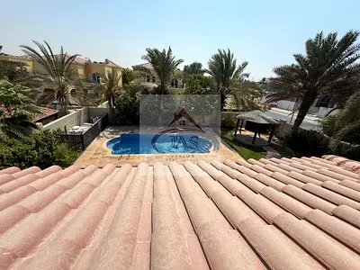 BACK TO BACK 5BED UPGRADED UNIT WITH POOL.