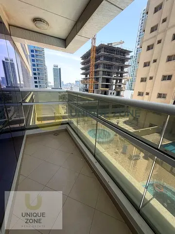 Spacious 1BR with Pool View | Closed Kitchen