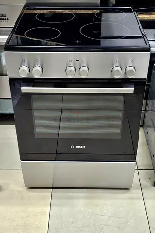 Bosch latest model 4 Hobs Electric ceramic cooker range like new condition