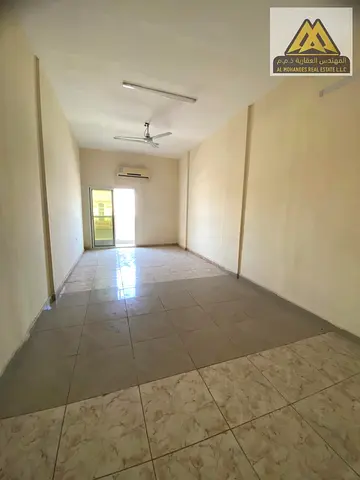 استوديو واسع جدًا | تكييف سبليت | مطبخ منفصل | مساحة كبيرة ومريحة | موقع حيوي وقريب من جميع الخدمات | على شارع رئيسي | قريب من شارع الشيخ عمار