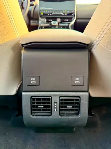 صورة 13 لـ 2024 Toyota BZ4X