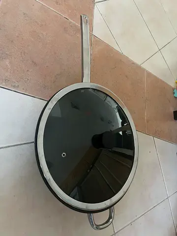 Non-stick Frying Pan with Glass Lid - Good Condition
