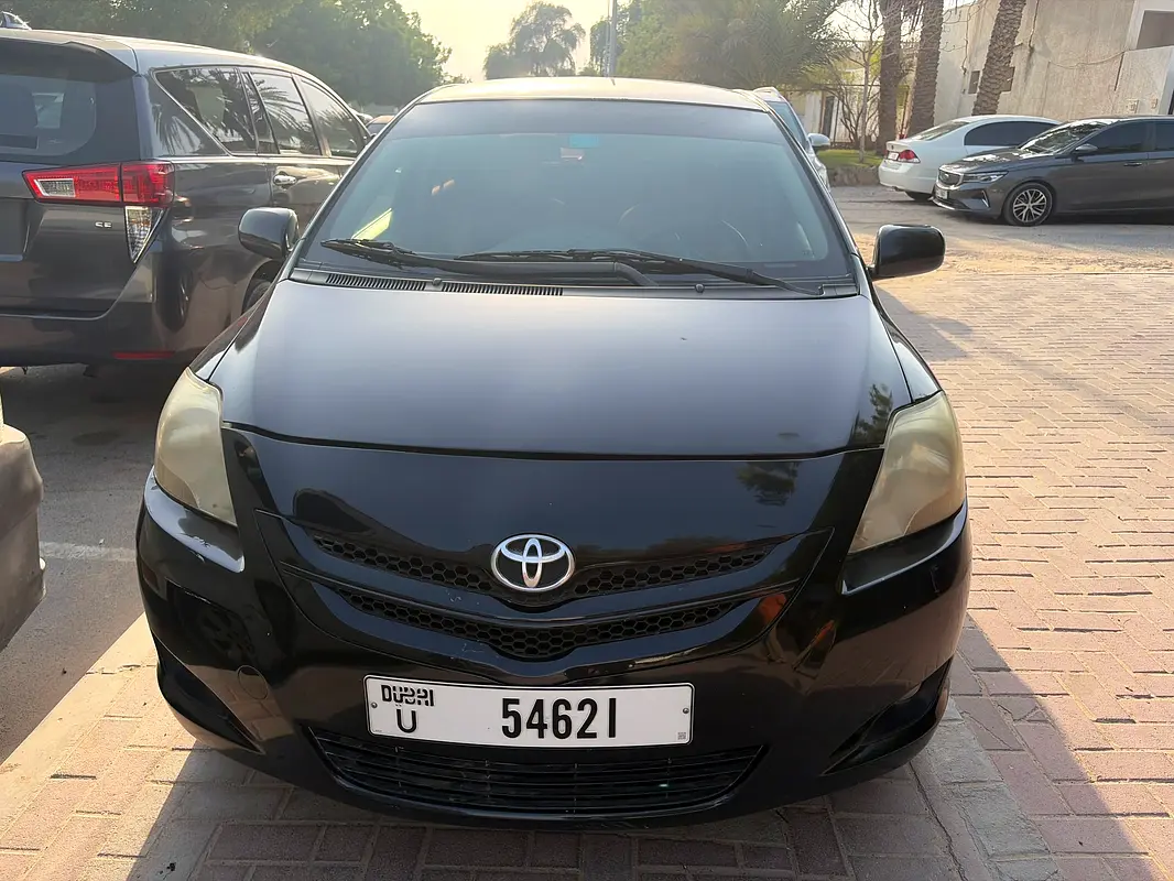 Toyota Yaris 2008 — photo 1 of 6