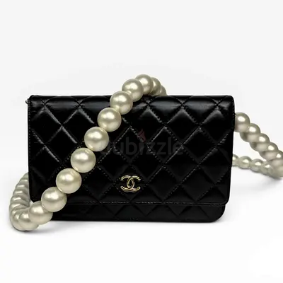 AUTHENTIC CHANEL PEARL WALLET ON CHAIN IN BLACK LAMBSKIN LEATHER WITH PALE GOLD HARDWARE
