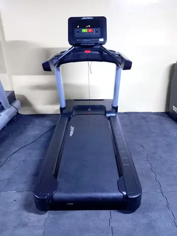 Life Fitness Professional Treadmill