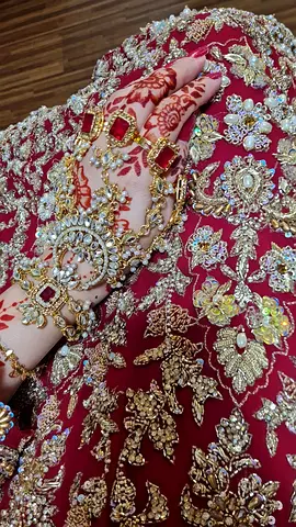 Bridal dress with free jewelry set