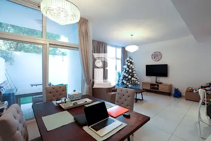 Vacant / 3 Bedroom plus Maid | Closed Kitchen