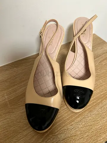 Chanel beige leather slingback shoes with black cap toe - size 40