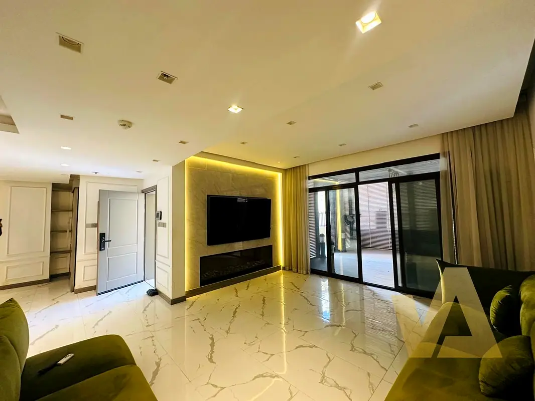 Distriss sale | Call Now | Next to Park