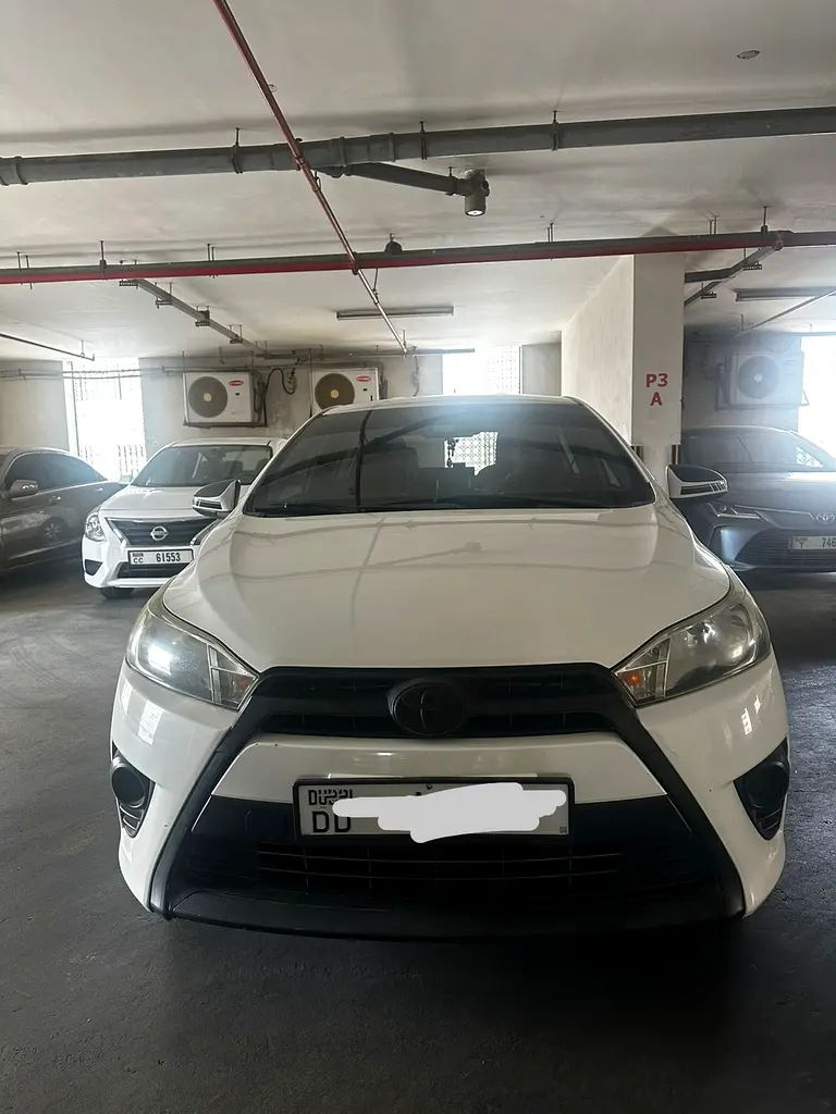 Toyota Yaris 2016 — photo 1 of 5