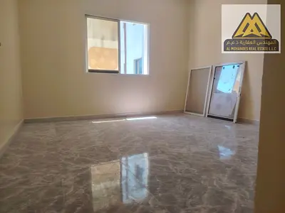 مساحة كبيرة جداً | تشطيب ممتاز | غرفتان ماستر | بلكونة بإطلالة مفتوحة | إضاءة وتهوية ممتازة | موقع حيوي قريب من جميع الخدمات | سكن عائلي مريح