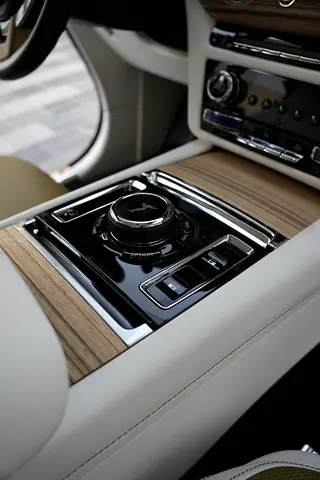 2024 ROLLS-ROYCE SPECTRE 照片 6