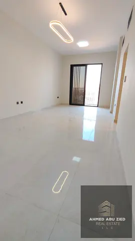اول ساكن / غرفتين نوم ماستر / صاله كبيره / بلكونه اطلاله مفتوحه / مطبخ واسع مجهز / تشطيبات سوبر ديلوكس / لوكيشن مميز سهل الوصل لدبي / تسهيلات في الدفع