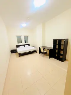 Master bedroom | free parking | Wifi Dewa included