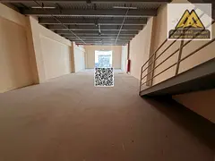 Commercial warehouse equipped with a mezzanine and spacious areas suitable for warehouses, companies