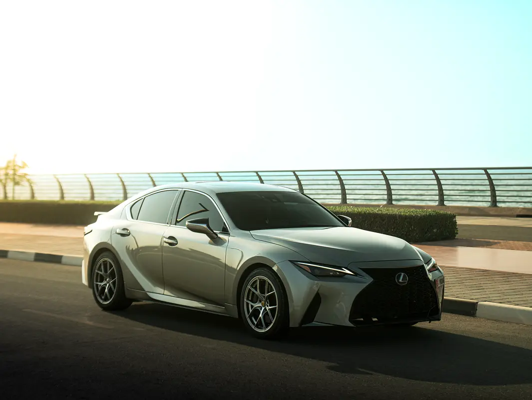 Lexus IS-Series 2021 — photo 1 of 12