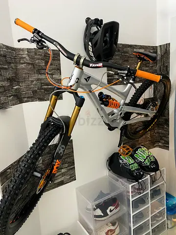 YT Capra Uncaged Medium 10th Anniversary Limited Edition (No. 109 out of 200)