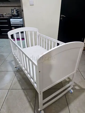 baby crib bedside with mattress