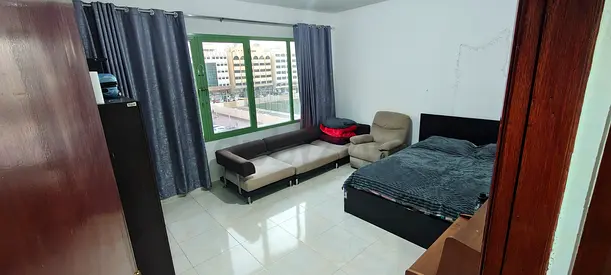 Spacious Room for Bachelors