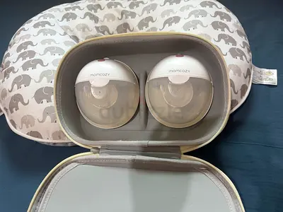 Momcozy Electric Double Breast Pump with Carry Case - Lightly Used