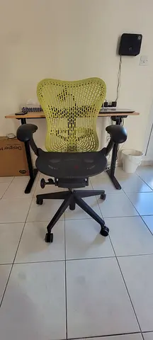 Herman Miller - Brand New Condition