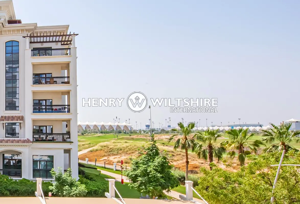 Lowest Priced Golf View Studio - Viewing Now!