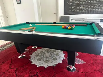 Pool table