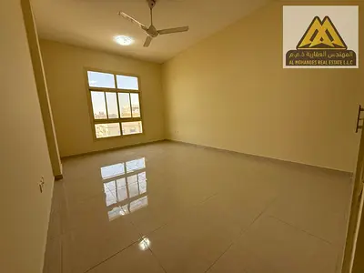 فرصة مميزة للإيجار السنوي شقة واسعة في منطقة المويهات 2 بعجمان، تتميز بمساحات كبيرة وتشطيبات ممتازة، وتقع مباشرة على شارع الشيخ عمار