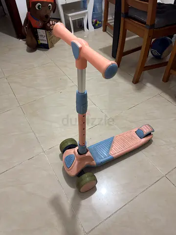 Lightweight 3-Wheel Kids Scooter - Adjustable Handle, Good Condition