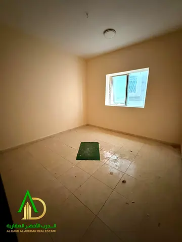 اطلاله مميزه + قريبه من جميع المخارج والخدمات + موقع مميز +مساحه واسعه+ بنايه عائلات