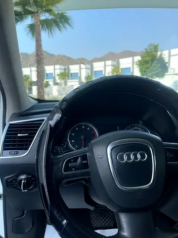 صورة 9 لـ 2011 AUDI Q5