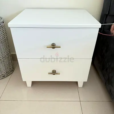 X2 Side Tables / Night stands + x1 Dresser / Chest of drawers