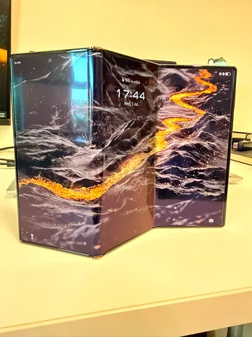 HUAWEI Mate XT ULTIMATE DESIGN (16GB RAM 1 TB ROM)