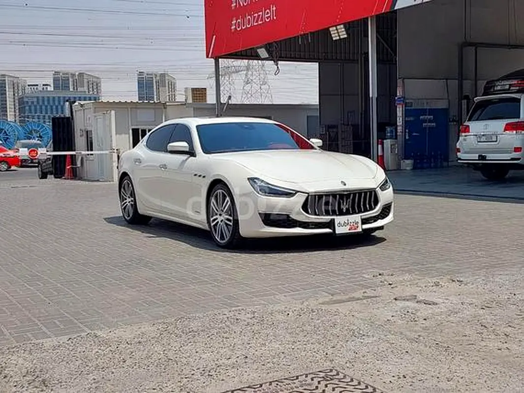 Maserati Ghibli 2021 — photo 1 of 11