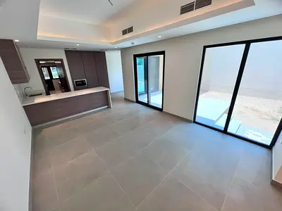 استمتع بأسلوب حياة فاخر في فيلا مفروشة بالكامل بتجهيزات VIP داخل كومباوند المدينة المستدامة – الرحمانية، الشارقة. تتميز الفيلا بنظام المنزل الذكي،