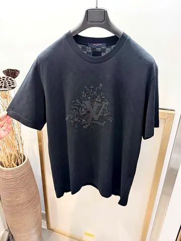 Louis Vuitton Mens T-shirt