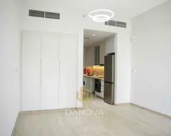 6 cheques | Brand New | Spacious Layout