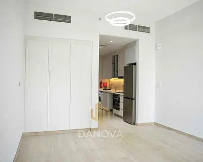 6 cheques | Brand New | Spacious Layout