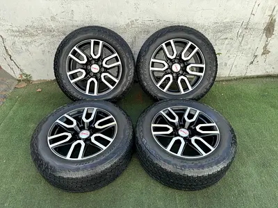 Original Sierra AT4 20” rims with Bridgestone 275/60R20
