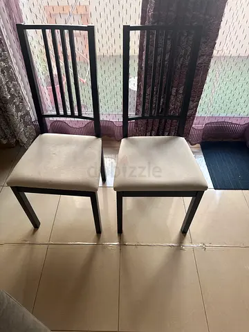 Set of 2 Simple Wooden Dining Chairs with Cushioned Seats