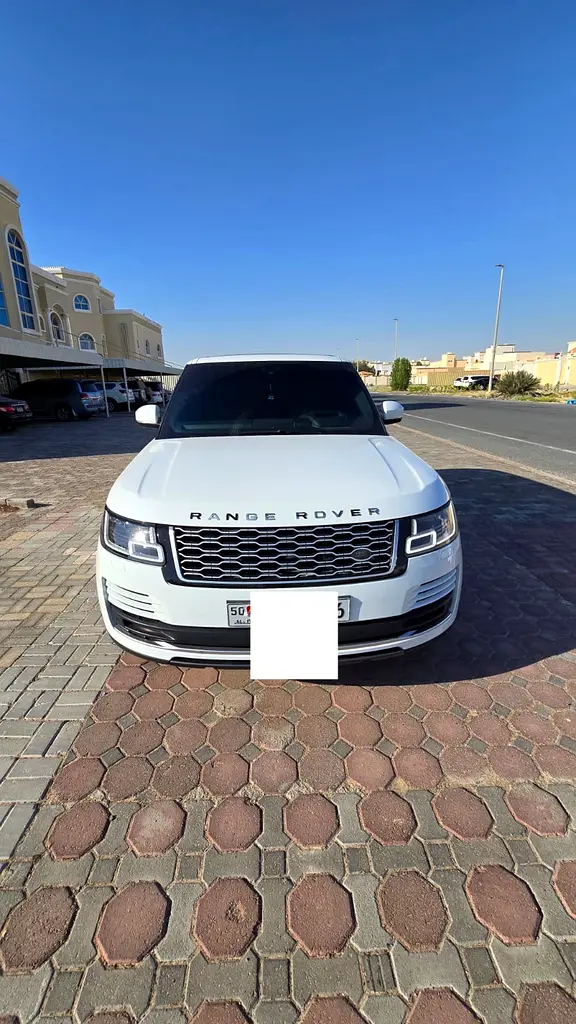 Land Rover Range Rover 2018 — photo 1 of 9