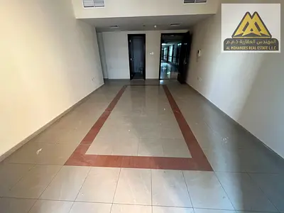 تلات غرف وصاله \ مساحه كبيره \3حمامات \ غرفه ماستر \خزائن بالحائط \ موقع حيوي