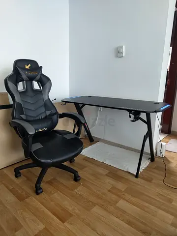 Moving out sell Gaming Desk and Chair