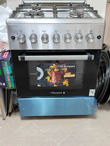 bompani stove/oven gas stove 4 hob perfectly working