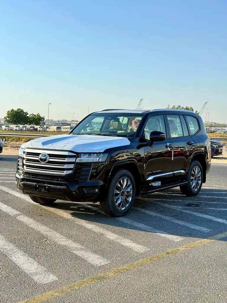 Toyota Land Cruiser 2025 — photo 1 of 19
