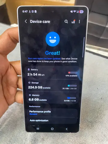 Samsung Galaxy smartphone in good working condition s 25 ultra