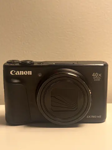 Canon PowerShot SX740 camera - 40x zoom
