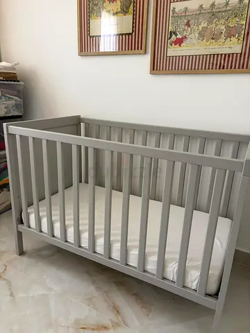 Ikea sundvik  baby crib - light grey, solid wood, good condition