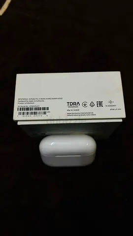Apple AirPods Pro 3 with MagSafe Charging Case orignal box and 4 month apple warranty